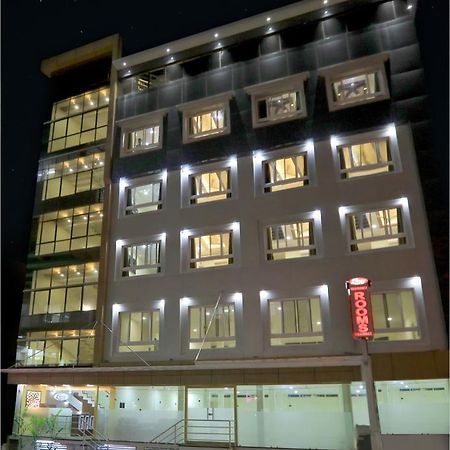 Hotel Kenz Residency Kochi Exterior foto